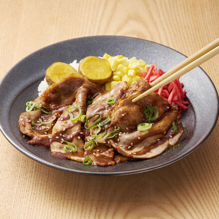 パクパク食べれちゃう！旨辛みそ豚丼